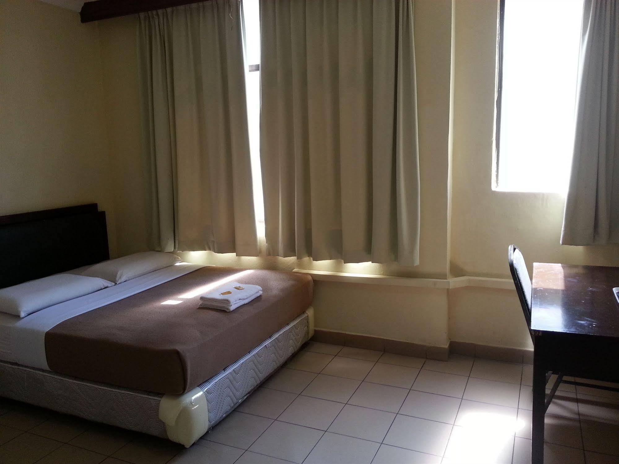 Iskandar Sinsuran Guesthouse Kota Kinabalu Kültér fotó